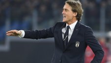 Роберто Манчини поема ПСЖ?