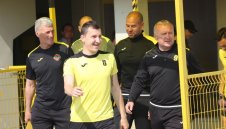 Израелци или унгарци чакат "канарчетата" в следващия кръг