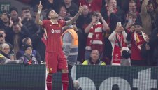 Червен ураган помете Байер! Диас с хеттрик при 4:0 на "Анфийлд"