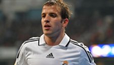 Отново Ван дер Ваарт сменя Кака