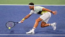 Гришо се свлече, Новак отново е номер едно 