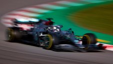 Хамилтън иска увеличение на заплатата в Мерцедес