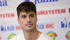 Капитанът на ЦСКА заведе гаджето на Малдивите  + СНИМКИ