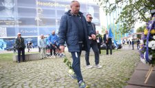 Левски поднесоха цветя на паметника на Гунди + СНИМКИ