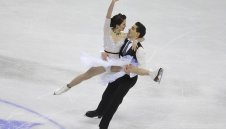 "Веселата вдовица" изстреля Капелини и Лука на върха