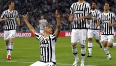 Ювентус чукна Уест Хям в голова фиеста