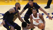 Никс развали празника на Лейкърс насред Ел Ей