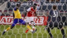 Арсенал започна с ударно 3:0 