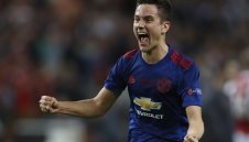 Юнайтед "връзва" Ерера с нов договор