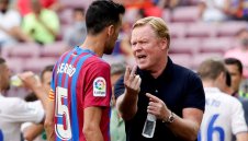 Барса иска да задържи Роналд Куман