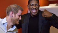 Джошуа ще се бие с Паркър в края на месец март