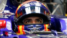 Сайнц ще кара за Рено от САЩ