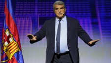 УЕФА изхвърля Барса от Европа идния месец?