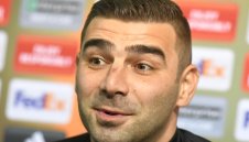 Владо Стоянов започна раздвижване на крака си