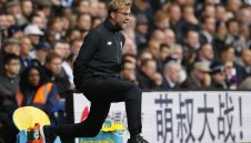 Клопо е усмихнат параноик