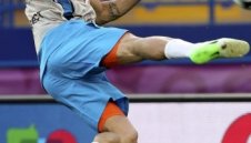 Хаселбанк: За да бием Германия, Снайдер трябва да е резерва