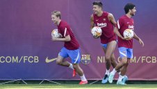 Криза? Барса се готви за требъл!