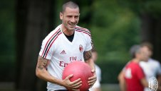 Шеф на Милан: Бонучи? Първоначално мислех, че агентът му се шегува  