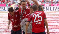 Трогателно! Зачеркнатият от Йоги Сандро Вагнер плаче на тренировка на Байерн + СНИМКИ