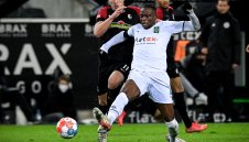 Изненада! Арсенал цака 7 гранда за "жребче"