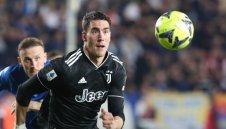 Звездата на Сърбия пропуска мача с България