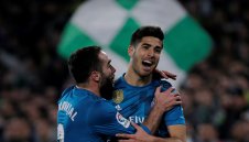 Зидан сменя нападателната тройка в Париж