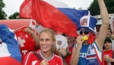 Домакините се надяват да си тръгнат с гръм и трясък