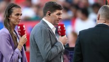 Ще стане ли мениджър на Ливърпул? Стиви Джи с голяма новина за бъдещето си