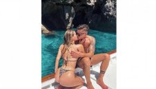 Журналистка отсвирила Роналдо показа пищните си гърди + СНИМКИ