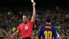 Лют скандал! Меси обиждал съдията с думите "Ти си все същото лай*о"