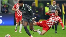 Емерсон Роял аут за 2 месеца, остава в Милан