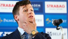 Какво се случва с Левски? Джо Диксън се обърна към "сините" фенове