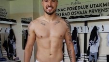 Партизан бие шута на Валери Божинов към Турция