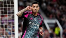 Тевес ядоса здраво феновете на Ман Юнайтед в благотворителен мач