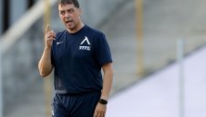 При победа в Кипър: Хубчев влиза в историята на Левски