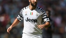 Скъсаха от майтапи дебелака Игуаин + ВИДЕО и СНИМКИ