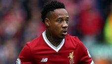 Кошмарът за защитник на Ливърпул продължава