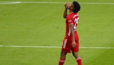 Байерн продава Коман на Ман Юнайтед заради тежки преговори?