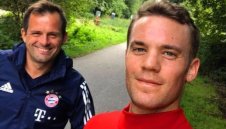 В Байерн става страшно: Уличиха Нойер в гей афера