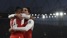 Арсенал се измъчи, но надви Стоук с 3:1 + ВИДЕО