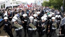 Руски фенове нападнати в центъра на Варшава