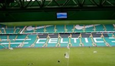 Феновете на Селтик са миризливци