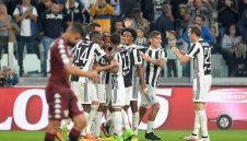 Голям Ювентус смачка клетия Торино в дербито на града