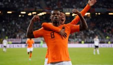 Голяма победа за Холандия! "Лалетата" разцъфнаха след обрат в Германия + СНИМКИ