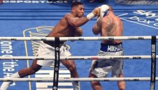 Секси мацки подгряват битката между Джошуа и Франклин + СНИМКИ