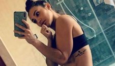 Майо Барбейто обича да се показва гола 