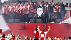 Халф на Аякс се събуди след почти 3-годишна кома