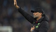 Клоп с „голяма жертва“ заради феновете на Ливърпул