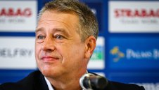 Нов раздор в Левски, Ивков искал 1,6 млн. от "сините" за елементарна услуга