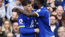 Жозе е готов да вземе бунтовника Рос Баркли на "Олд Трафорд"